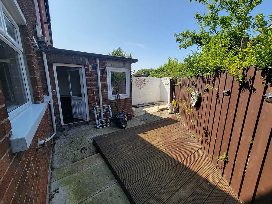 1 Coronation Crescent