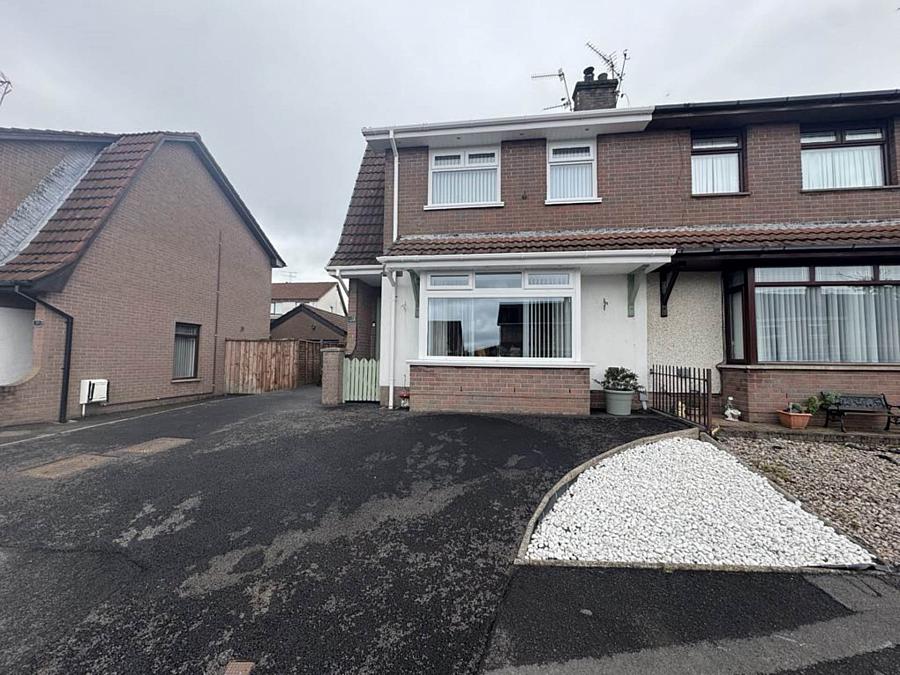 12 Leicester Park