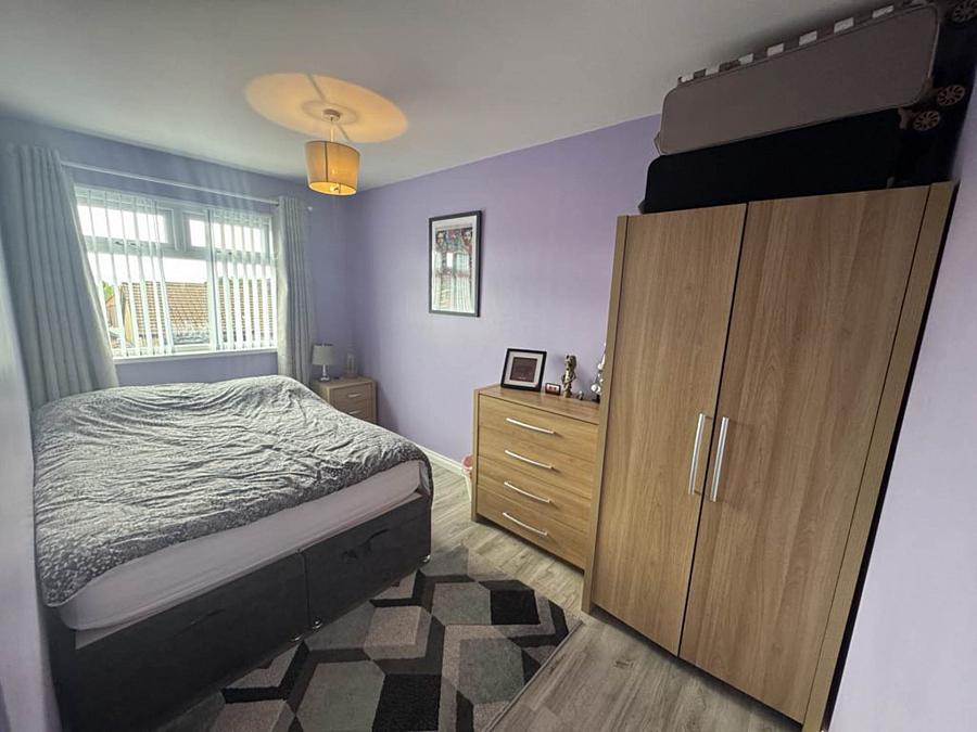 12 Leicester Park
