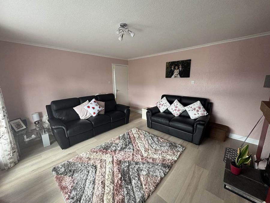 12 Leicester Park