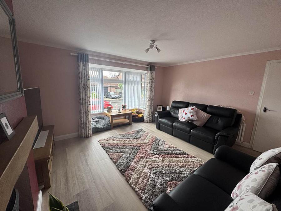 12 Leicester Park