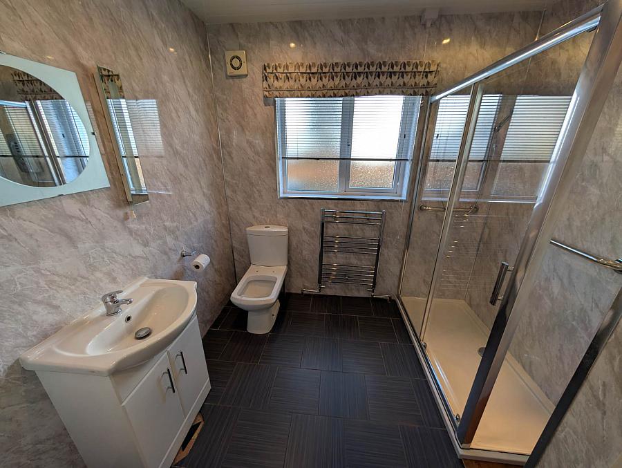 48 Broadlands Gardens