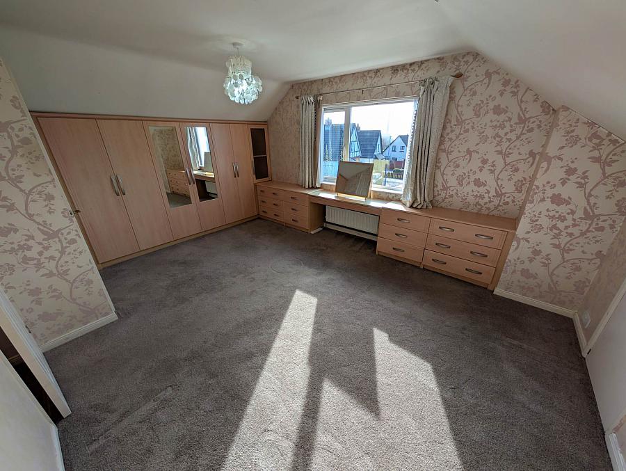 48 Broadlands Gardens