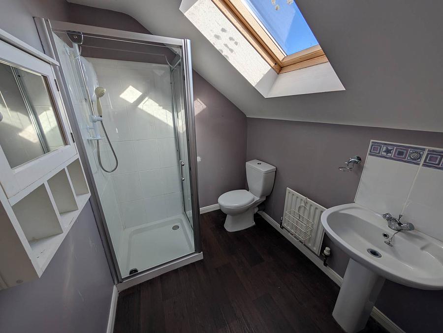 48 Broadlands Gardens