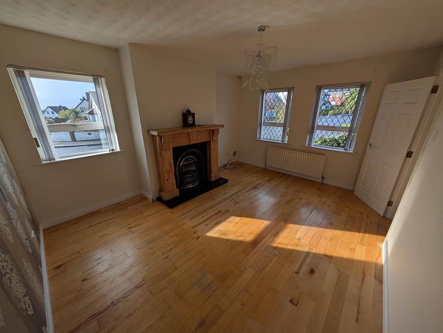 48 Broadlands Gardens