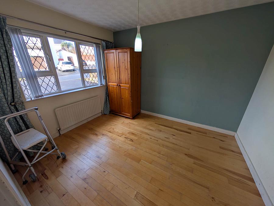 48 Broadlands Gardens