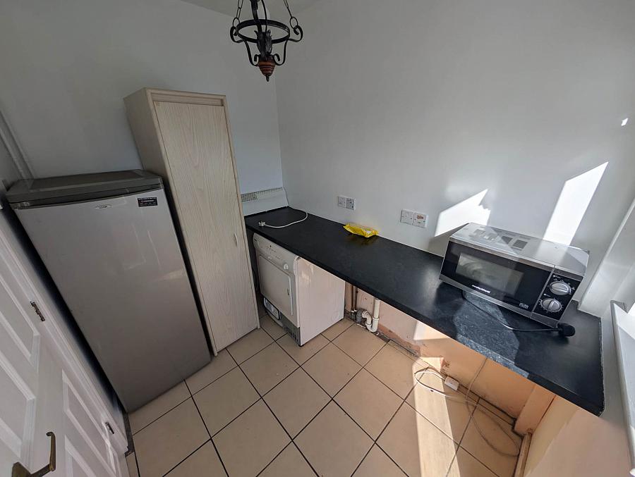 48 Broadlands Gardens