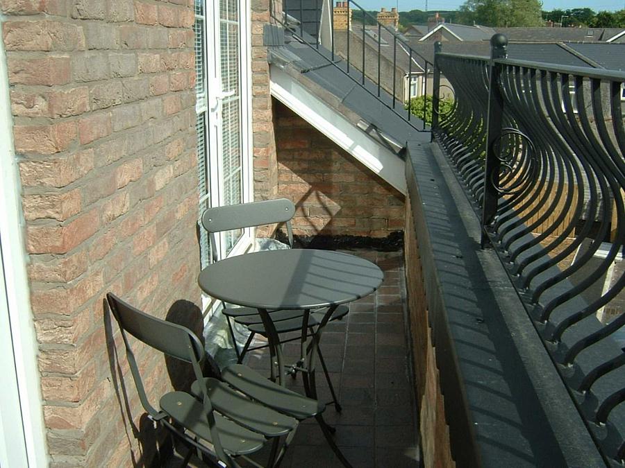 10 Ellisfield Terrace