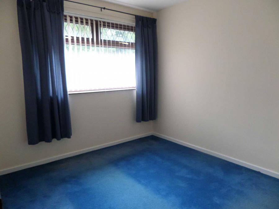 10d Grange Park