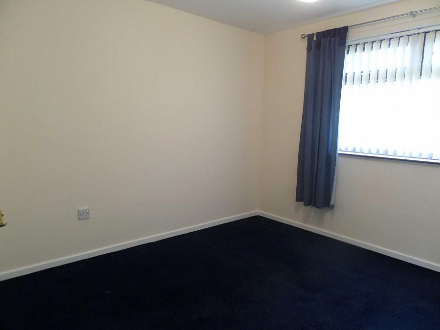 10d Grange Park
