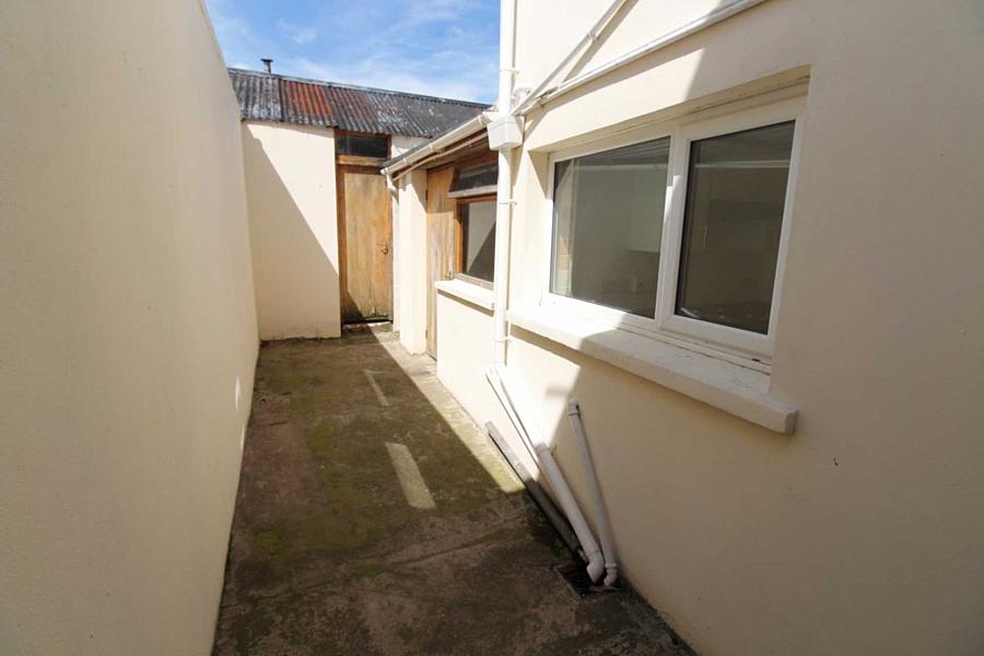 33 Ballyeaston Road