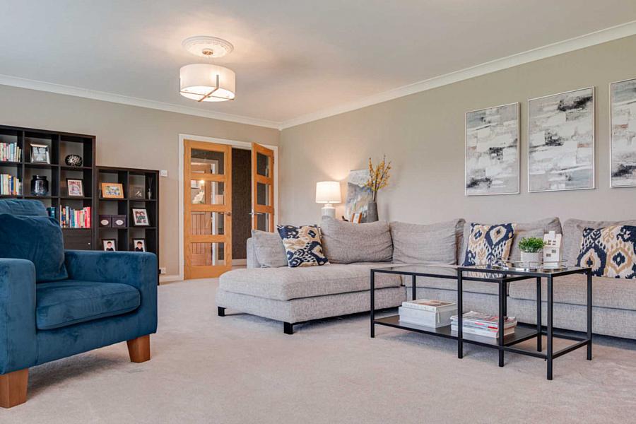 6 Moss Close