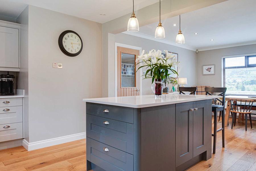 6 Moss Close