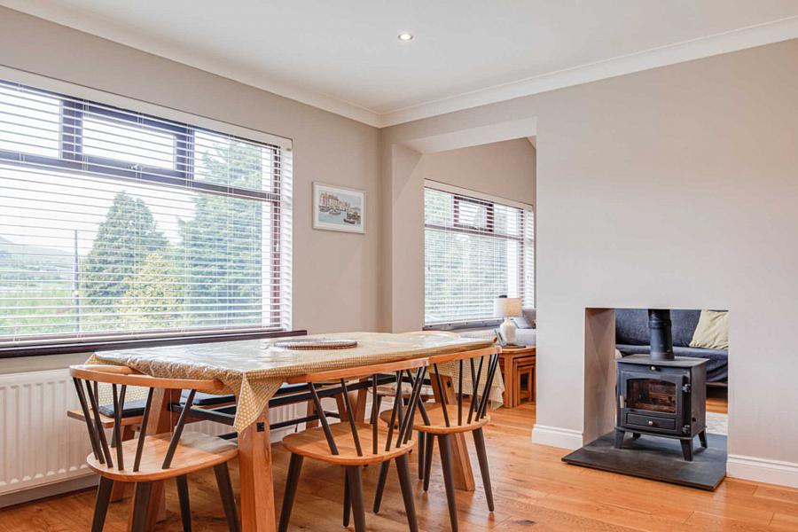 6 Moss Close
