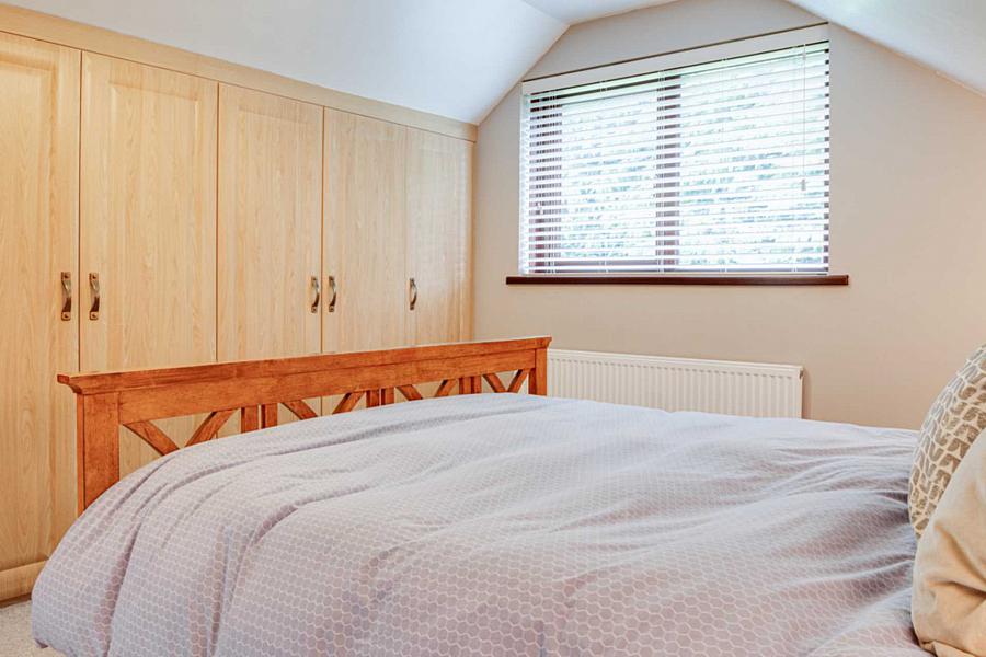 6 Moss Close
