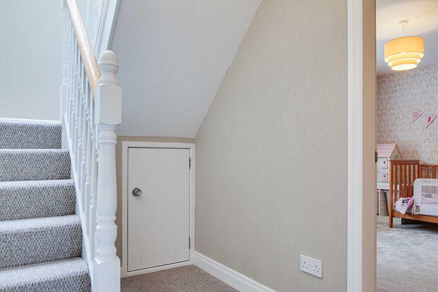6 Moss Close