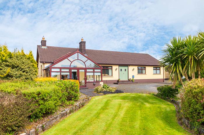 25 Eskylane Road, antrim, BT41 2LL