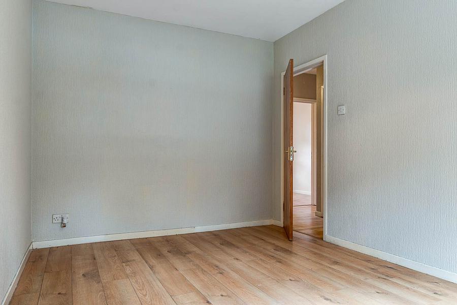 Apt.   Collinvale House