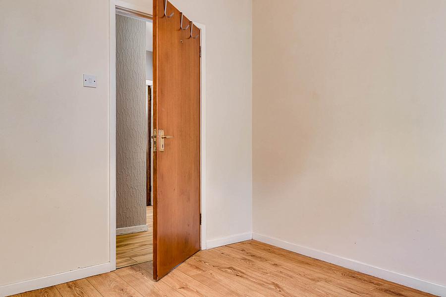 Apt.   Collinvale House