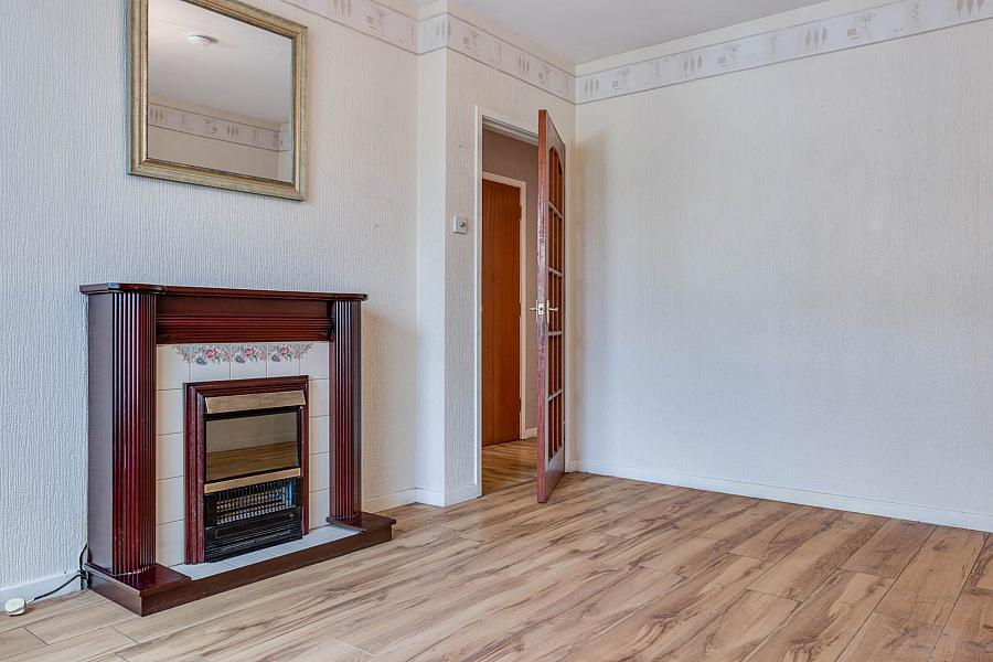 Apt.   Collinvale House