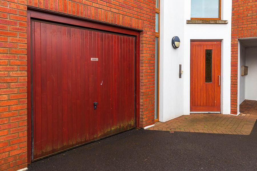 19a Mullaghmore Park