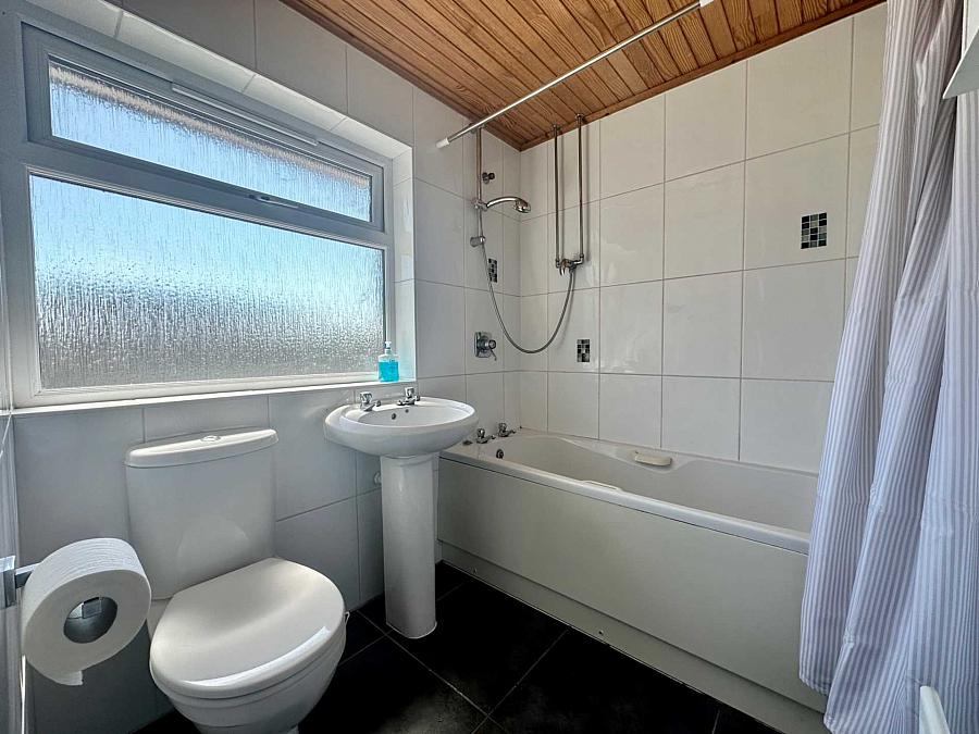 3 Castletown Park