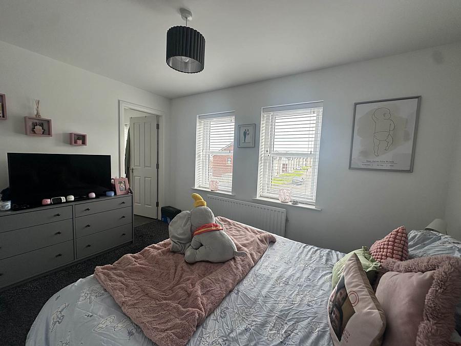 153 Blackthorn Rise
