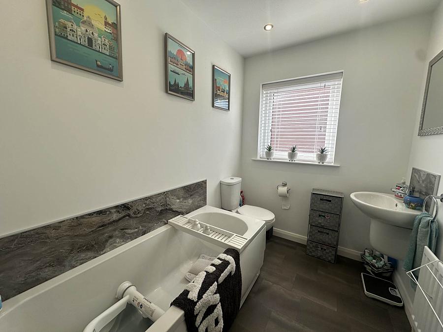 153 Blackthorn Rise