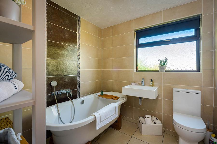1 Inverbeg Court