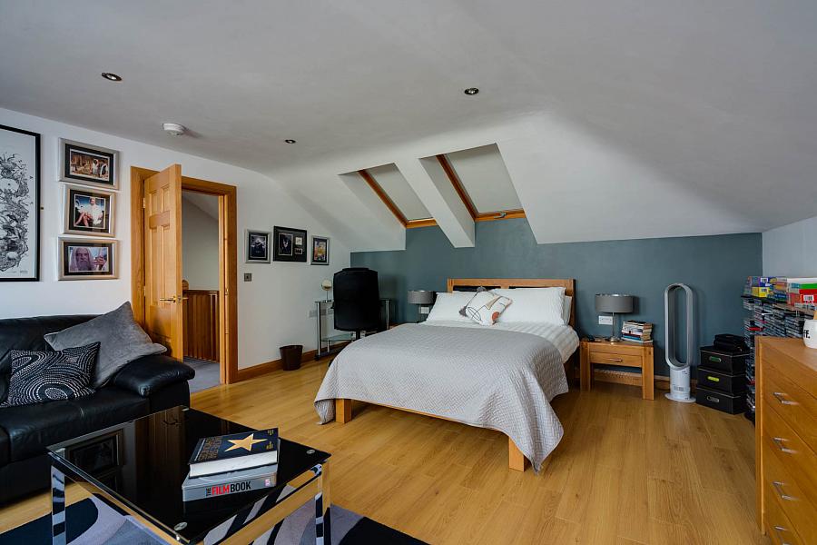 1 Inverbeg Court