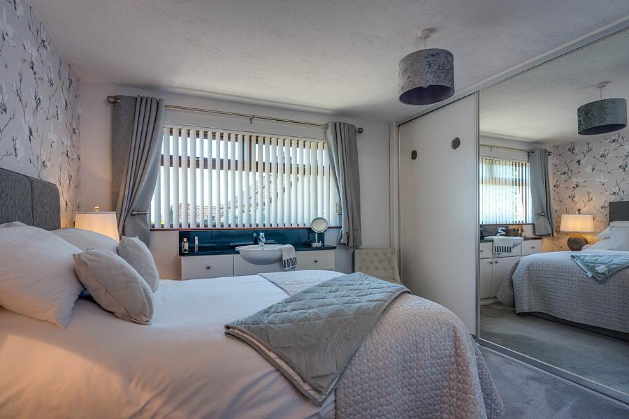 1 Inverbeg Court