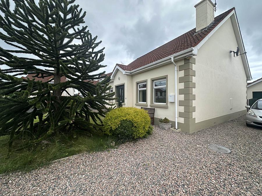 74 Croft Manor