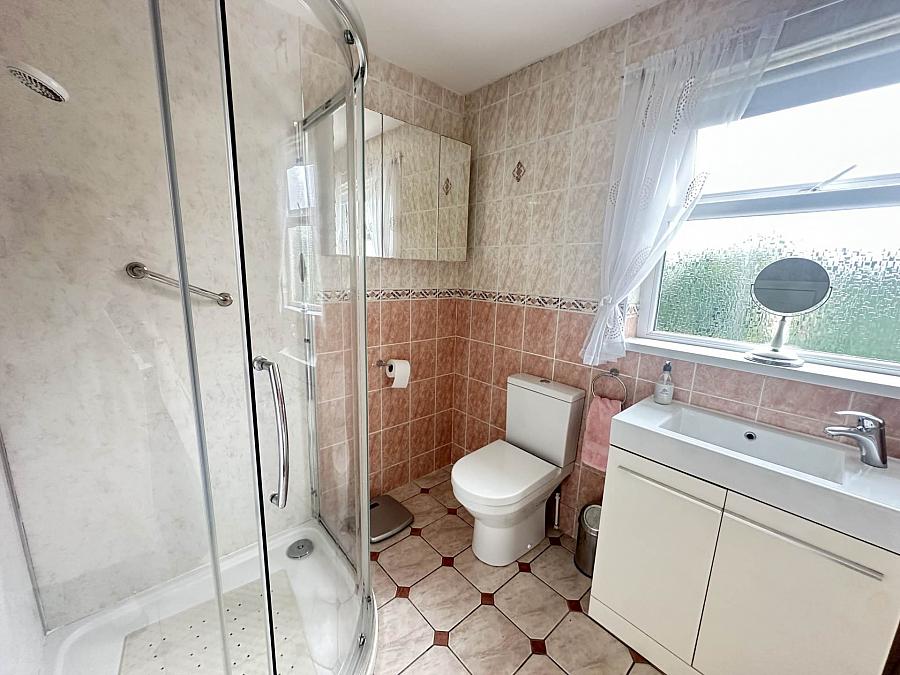 74 Croft Manor
