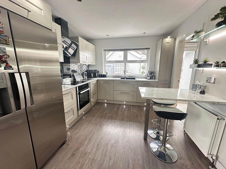10 Manse Field Park