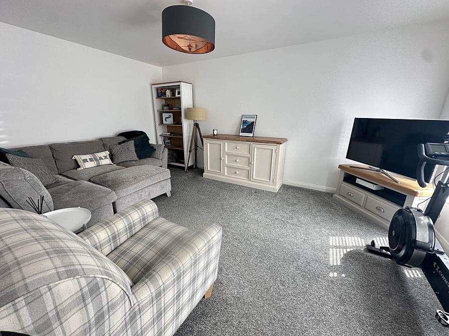 83 Blackthorn Rise