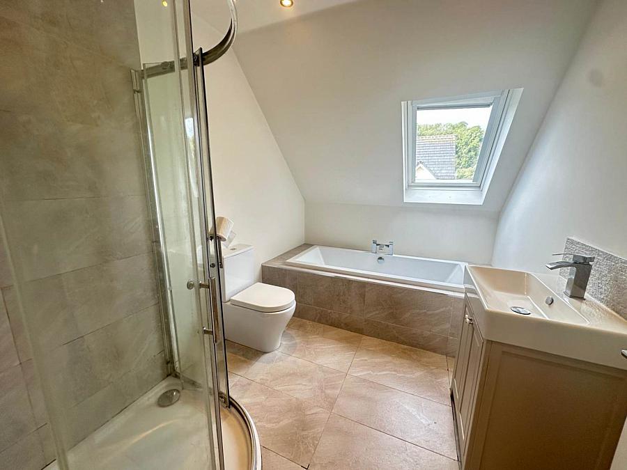 10 Riverside Mews