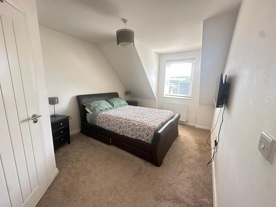 10 Riverside Mews