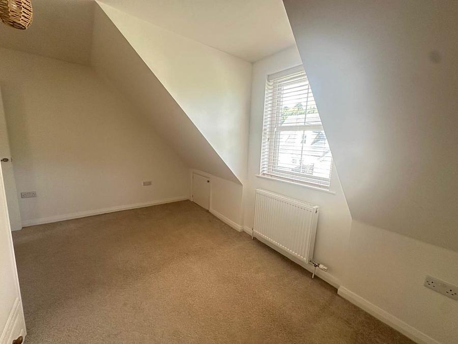 10 Riverside Mews