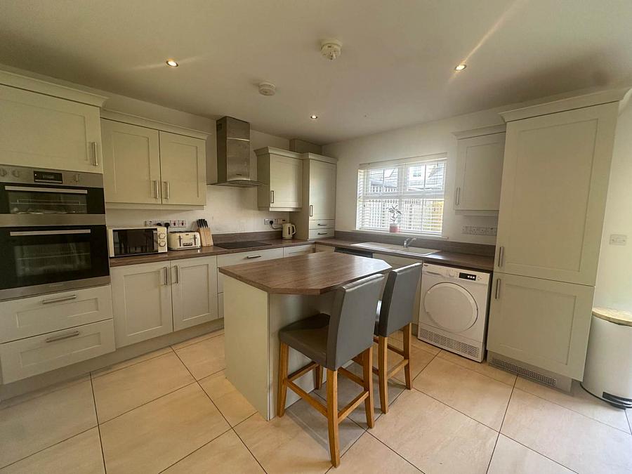 10 Riverside Mews