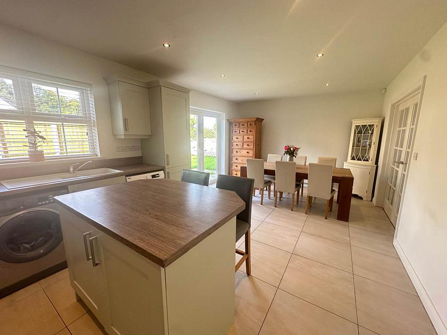10 Riverside Mews