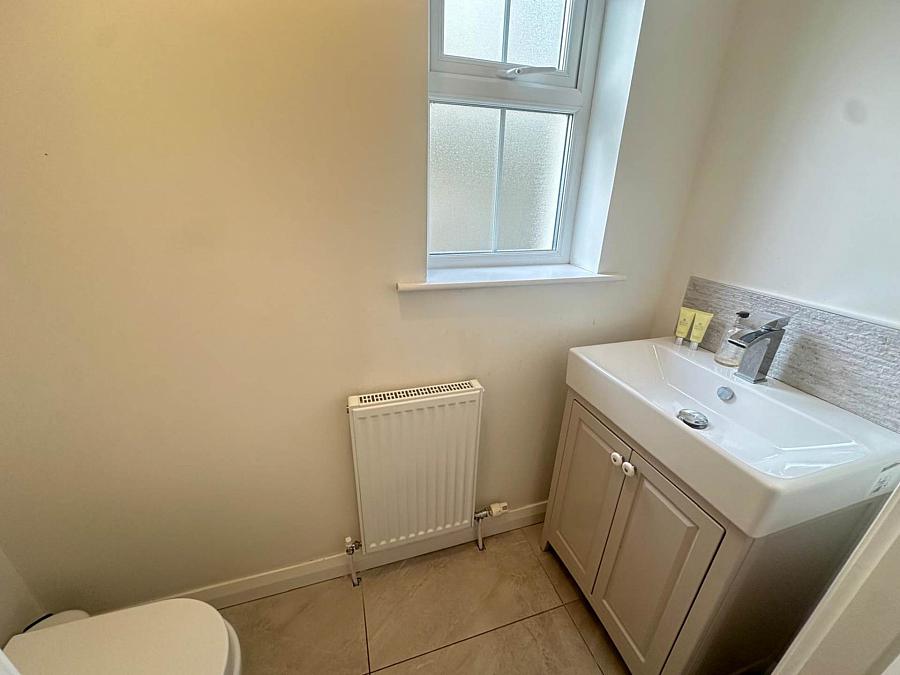 10 Riverside Mews