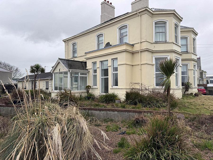 32 Chaine Memorial Road