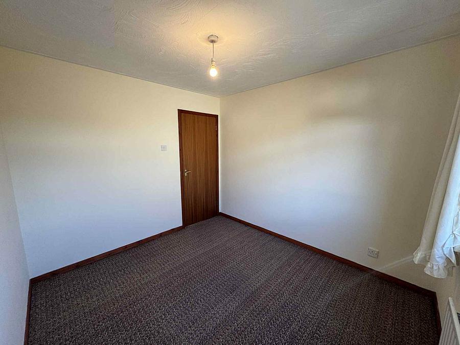 8 Willowvale Crescent