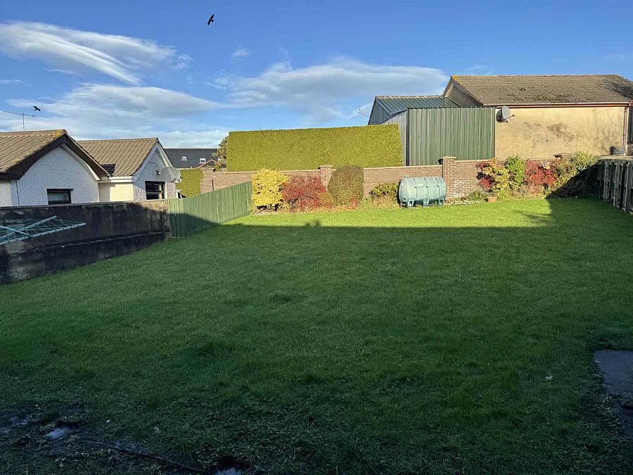 8 Willowvale Crescent