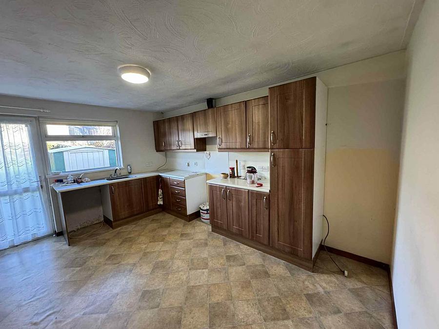 8 Willowvale Crescent