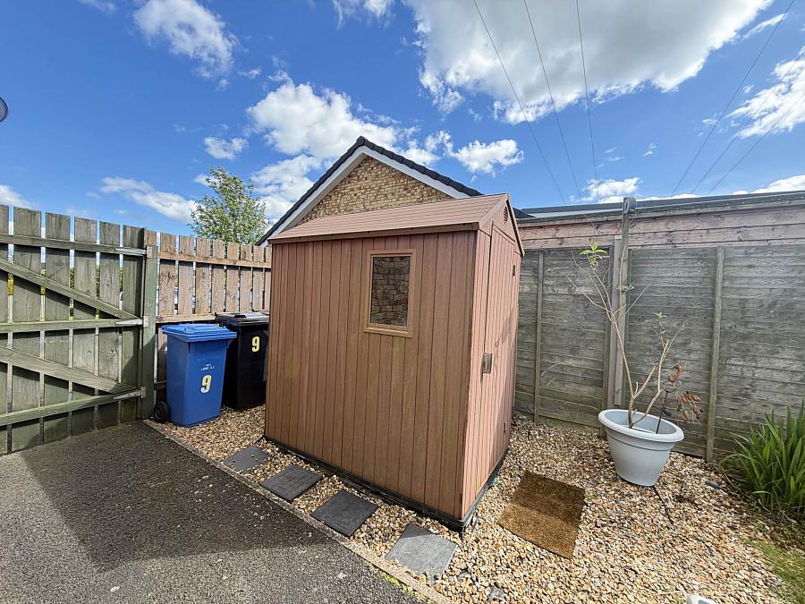 9 Walnut Close