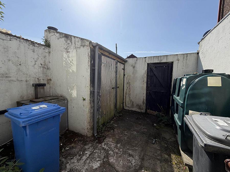 9 Kent Avenue