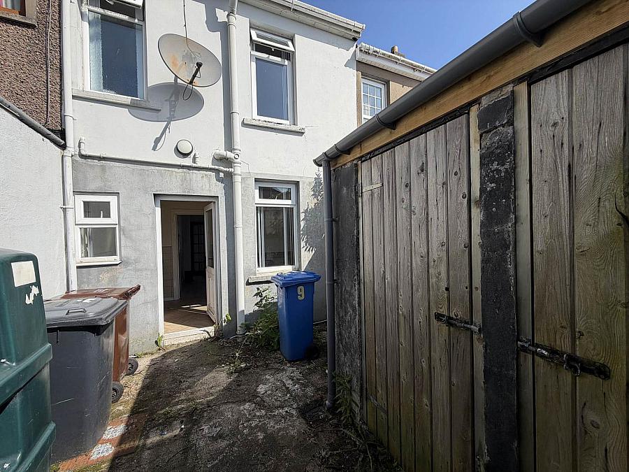 9 Kent Avenue