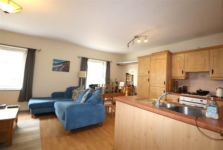 34 Glenmore Place