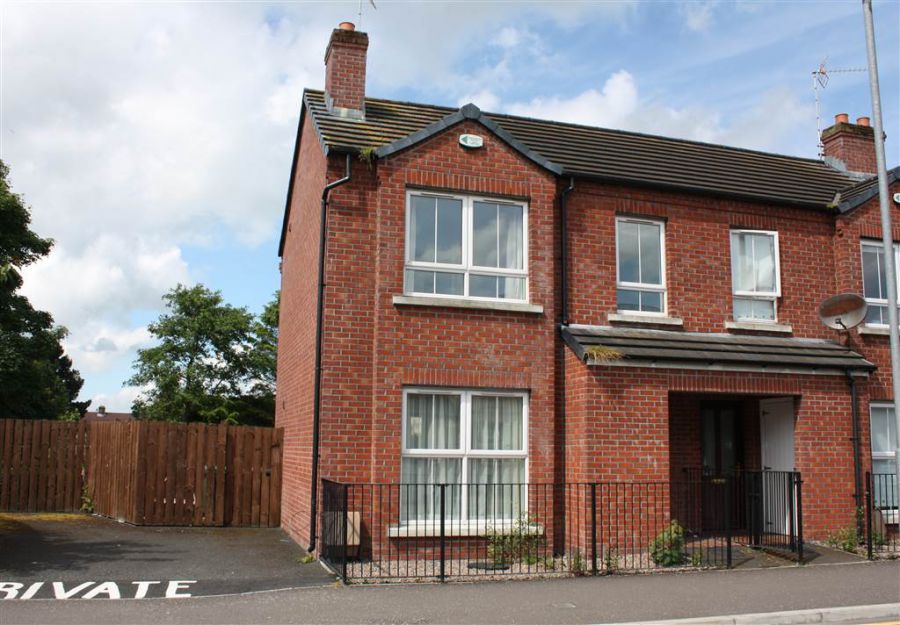 4 Warren Garden Mews, longstone street , lisburn, BT28 1GY